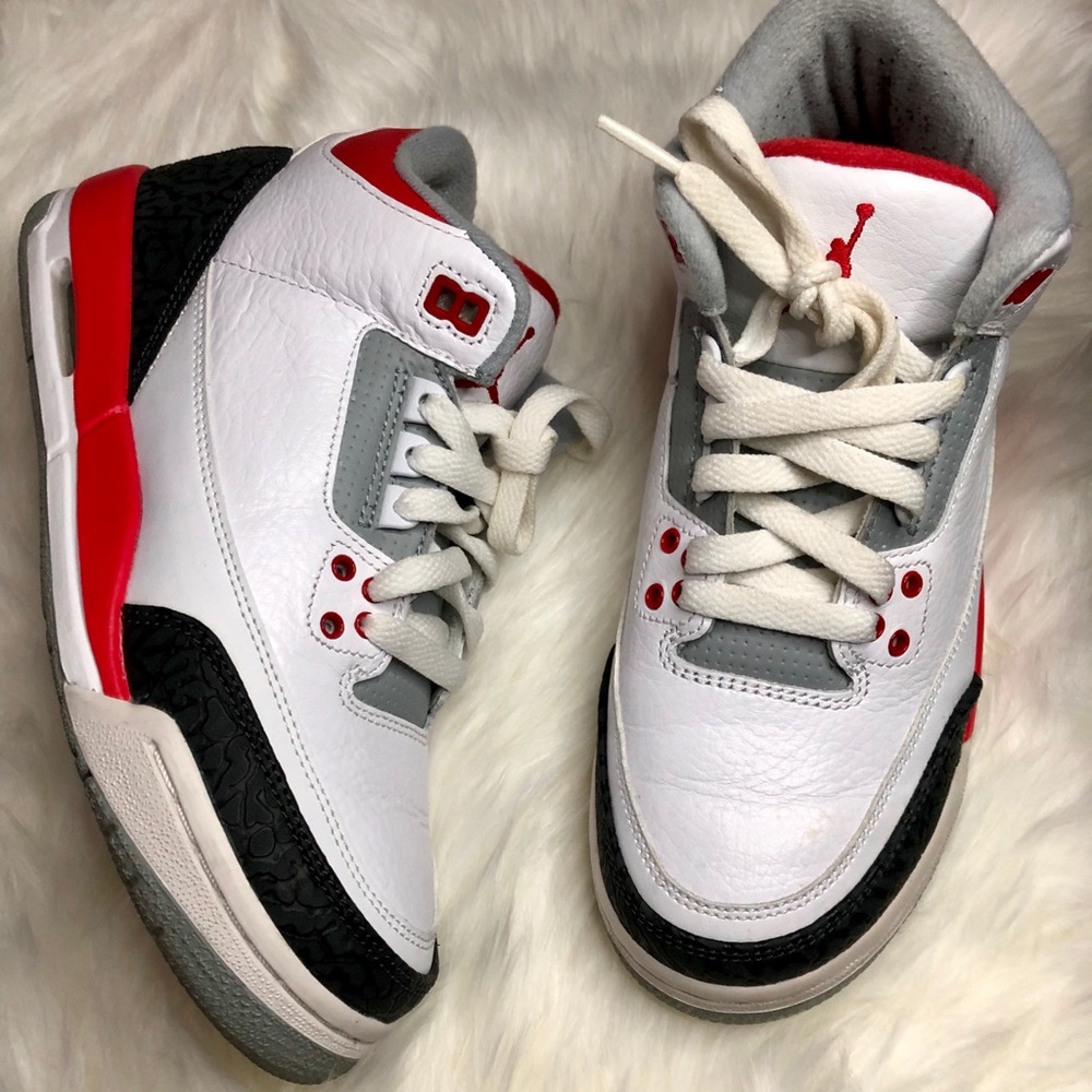 Retro Jordan 3 Fire Red - Picture 3 of 4